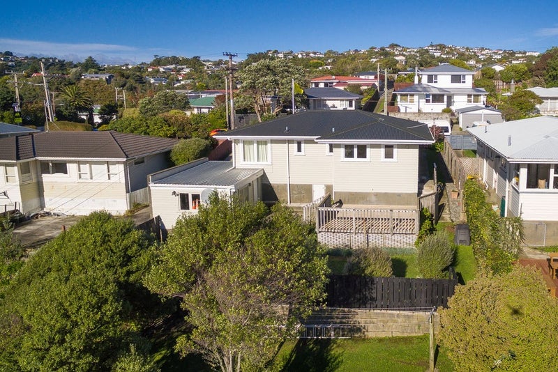 44 Mark Avenue, Paparangi, Wellington - Carousel 2