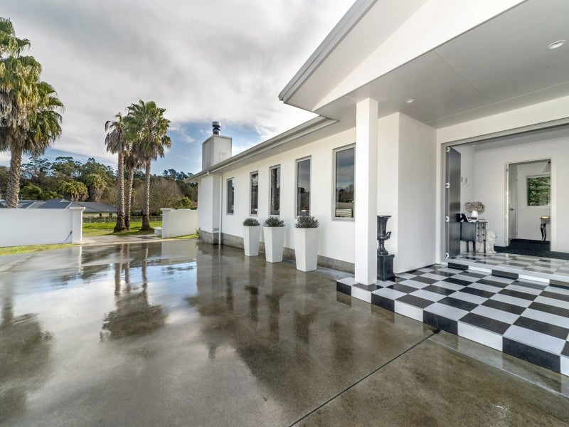 16 Kingfisher Drive, Whataupoko, Gisborne - Carousel 1