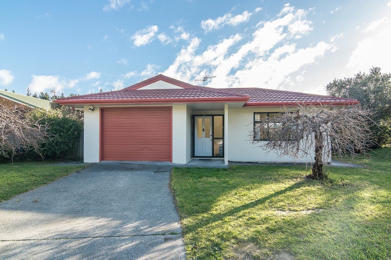 4 Lorien Court, Raumati Beach, Paraparaumu - Carousel 1