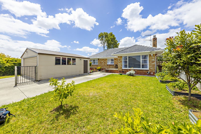 12 Cameron Street, Papakura, Papakura - Carousel 1