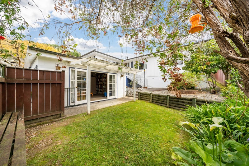 28 Fendalton Crescent, Pinehaven, Upper Hutt - Carousel 2