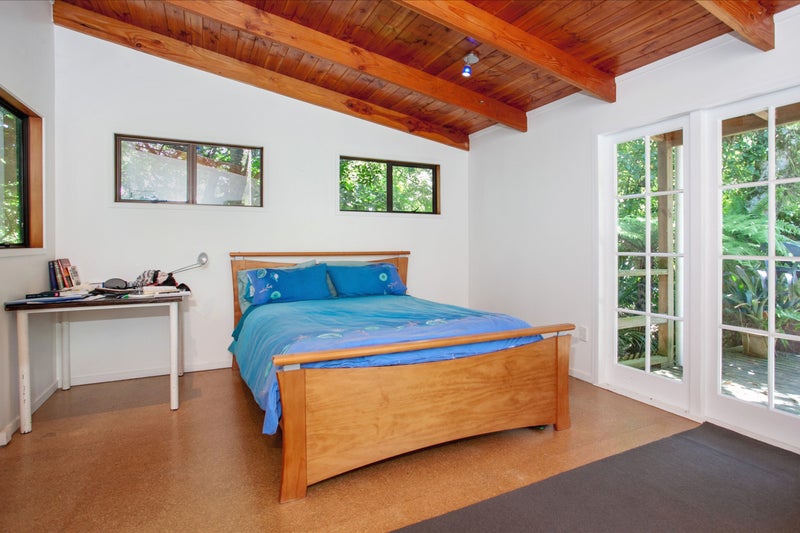 37 Hekerua Road, Oneroa, Waiheke Island - Carousel 12