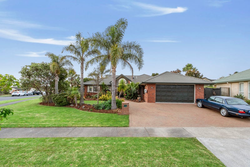 2 Mulroy Place, East Tamaki Heights, Auckland - Carousel 1
