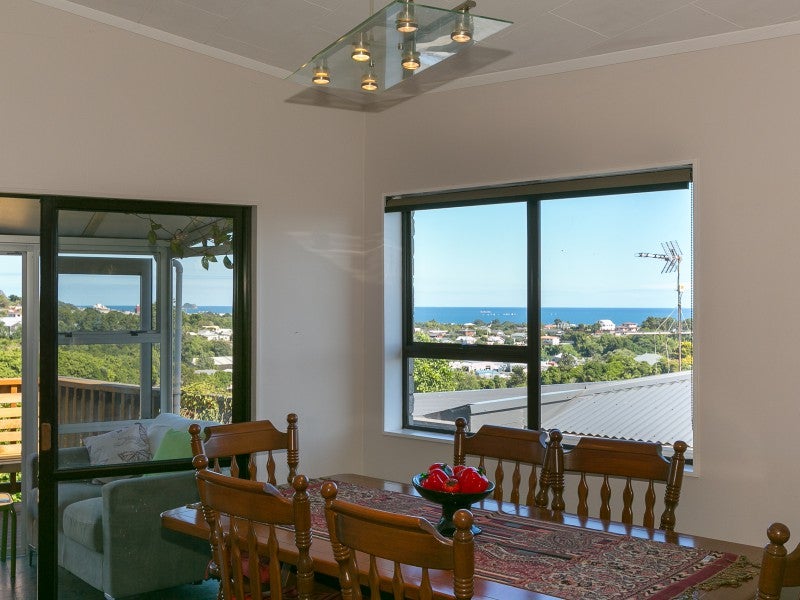 86 Queens Road, Glen Avon, New Plymouth - Carousel 2