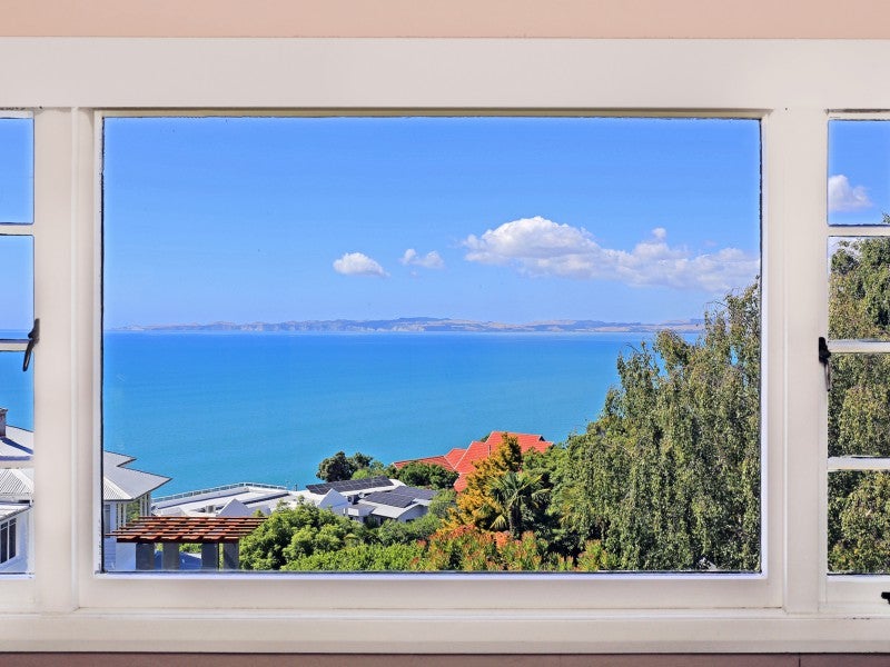 9 Elizabeth Road, Bluff Hill, Napier - Carousel 2