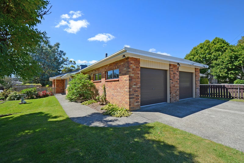 18 Kashmir Avenue, Clouston Park, Upper Hutt - Carousel 22