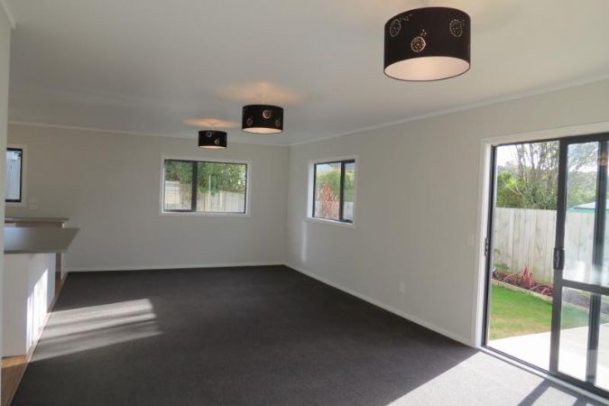 269 Warspite Avenue, Waitangirua, Porirua - Carousel 2