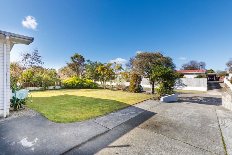 11 Anakiwa Street, Kelvin Grove, Palmerston North - Carousel 18