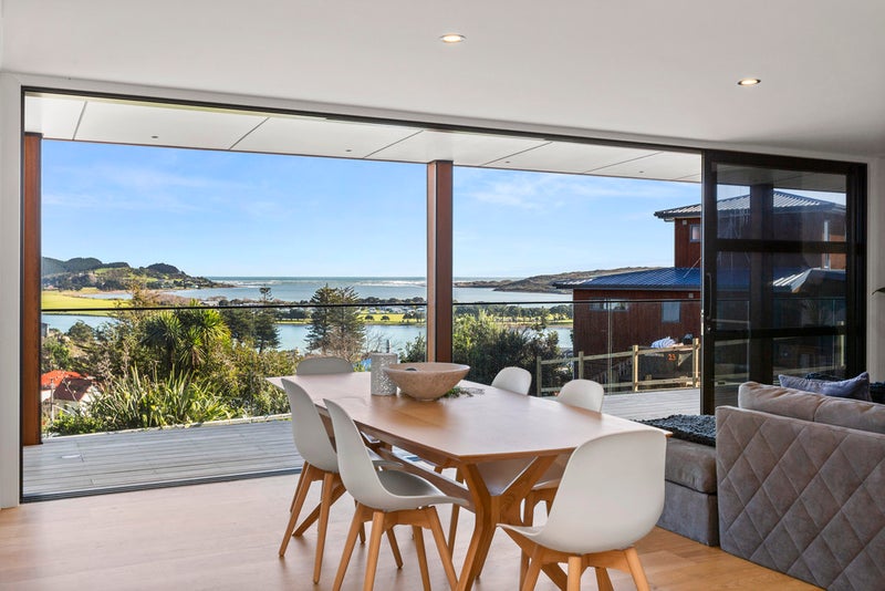 14 Upper Bow Street, Raglan - Carousel 2