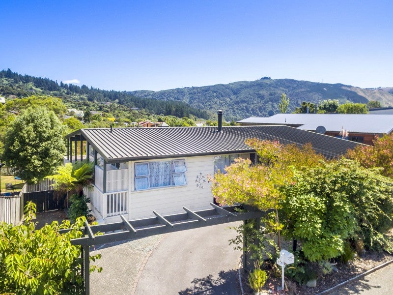 44 Sunbrae Drive, Silverstream, Upper Hutt - Carousel 2