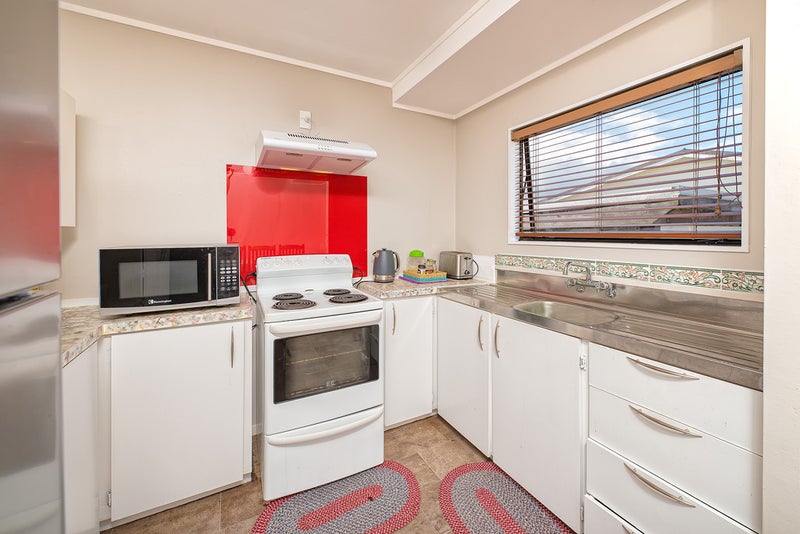 2/14 Templeton Place, Clendon Park, Auckland - Carousel 11