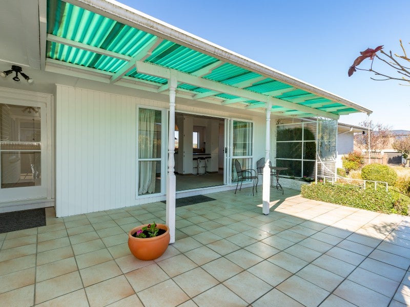 16 Warren Crescent, Hillmorton, Christchurch - Carousel 2