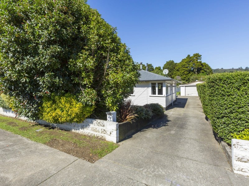 52 Clouston Park Road, Clouston Park, Upper Hutt - Carousel 1