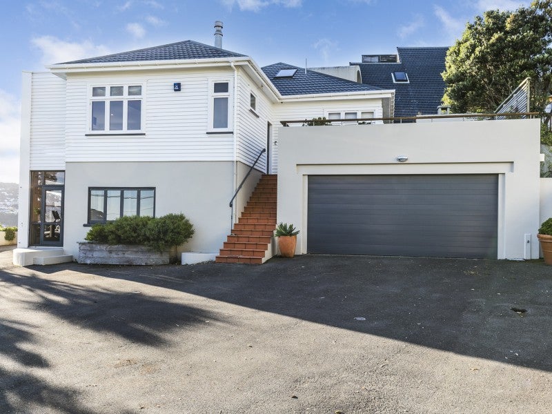 10 Aranui Street, Maupuia, Wellington - Carousel 1