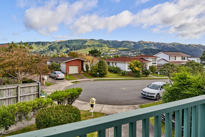 21 Lupin Terrace, Tawa, Wellington - Carousel 2