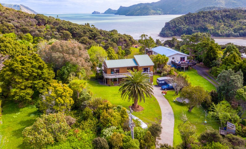 41 Cornwallis Road, Cornwallis, Auckland - Carousel 1