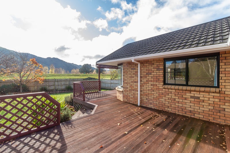 1 Alleys Way, Ebdentown, Upper Hutt - Carousel 2