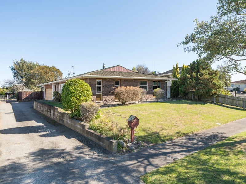 36 Terry Crescent, Takaro, Palmerston North - Carousel 1