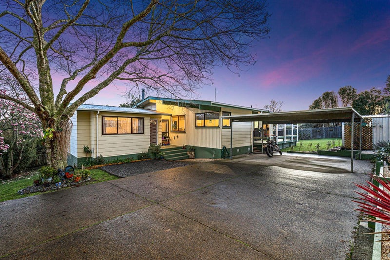 12 Peterhouse Place, West Harbour, Auckland - Carousel 1