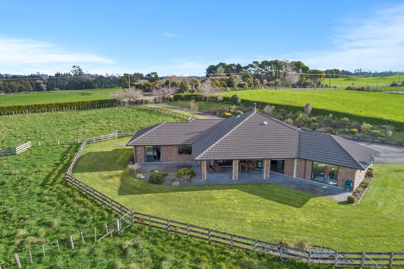 424 Oturoa Road, Hamurana - Carousel 1