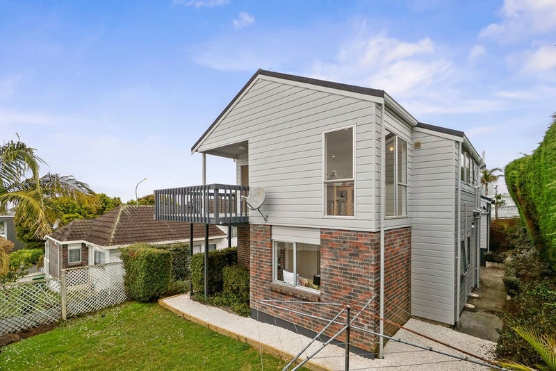 1/8 Pupuke Road, Hillcrest, Auckland - Carousel 19