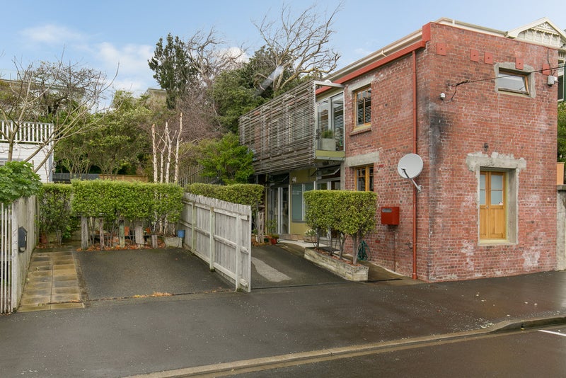 1A Manley Terrace, Newtown, Wellington - Carousel 1