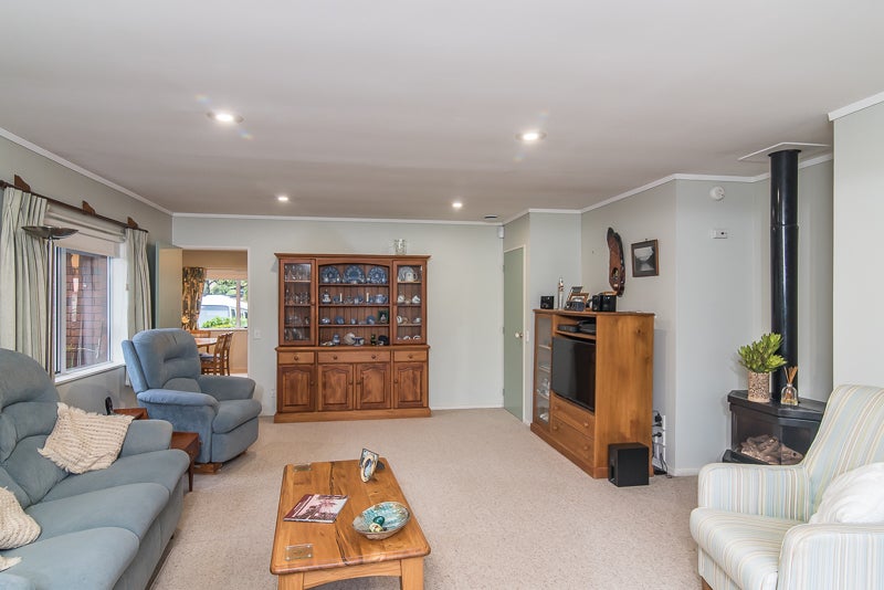 59 Queens Road, Waikanae Beach, Waikanae - Carousel 21