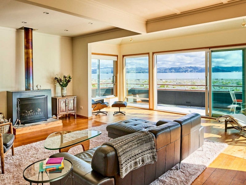 42 Pukatea Street, Eastbourne, Lower Hutt - Carousel 1