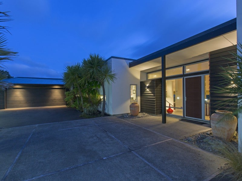 43 Arahiwi Grove, Tirohanga, Lower Hutt - Carousel 1