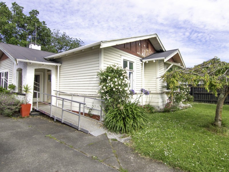 36 Shamrock Street, Takaro, Palmerston North - Carousel 24