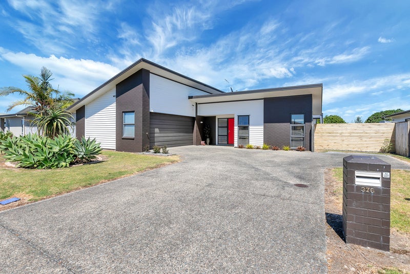 376 One Tree Point Road, One Tree Point - Carousel 1
