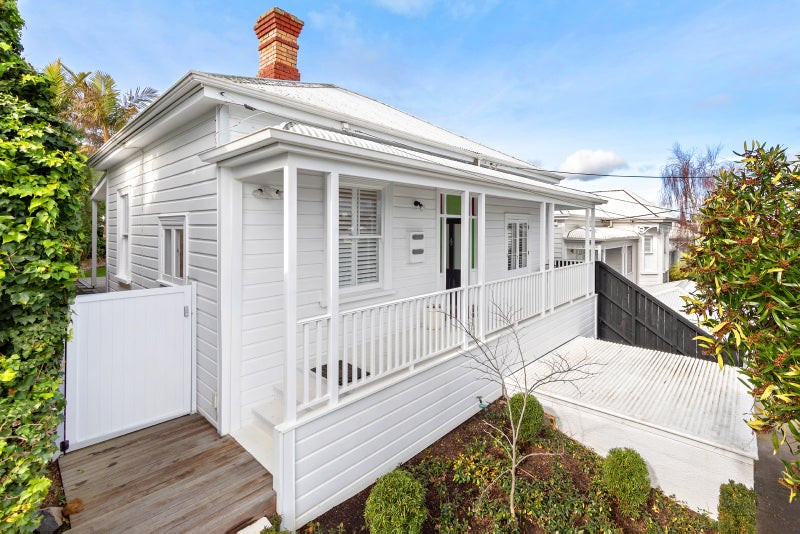 16 Chamberlain Street, Grey Lynn, Auckland - Carousel 1