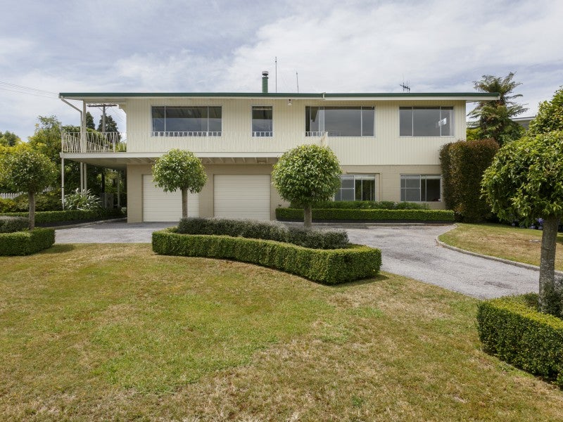 12 Gillies Avenue, Taupo - Carousel 1