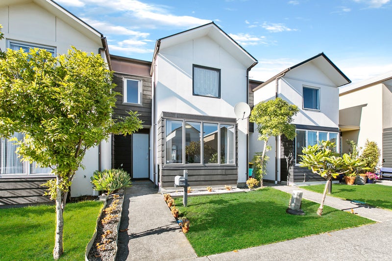 15 Kirikiri Lane, East Tamaki, Auckland - Carousel 1