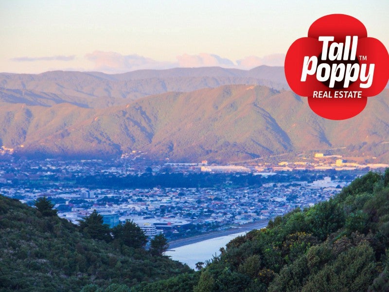 6 Fernhaven Grove, Newlands, Wellington - Carousel 1