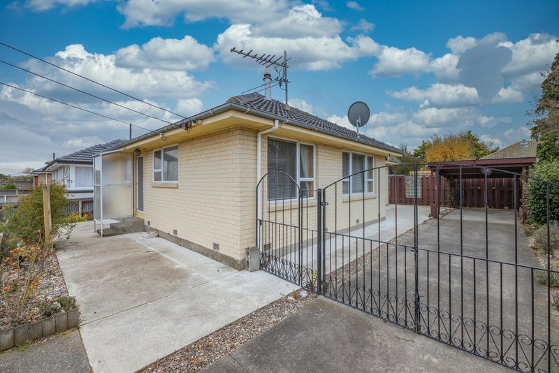 72 Vancouver Crescent, Wainoni, Christchurch - Carousel 2