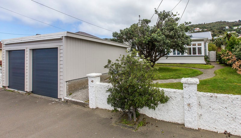 194 Onepu Road, Lyall Bay, Wellington - Carousel 25