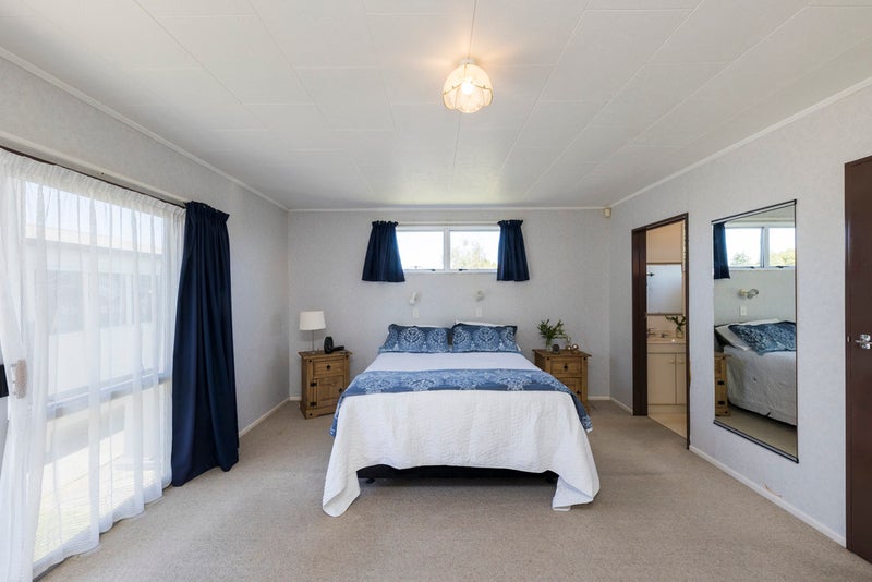 129 Apollo Parade, Milson, Palmerston North - Carousel 19