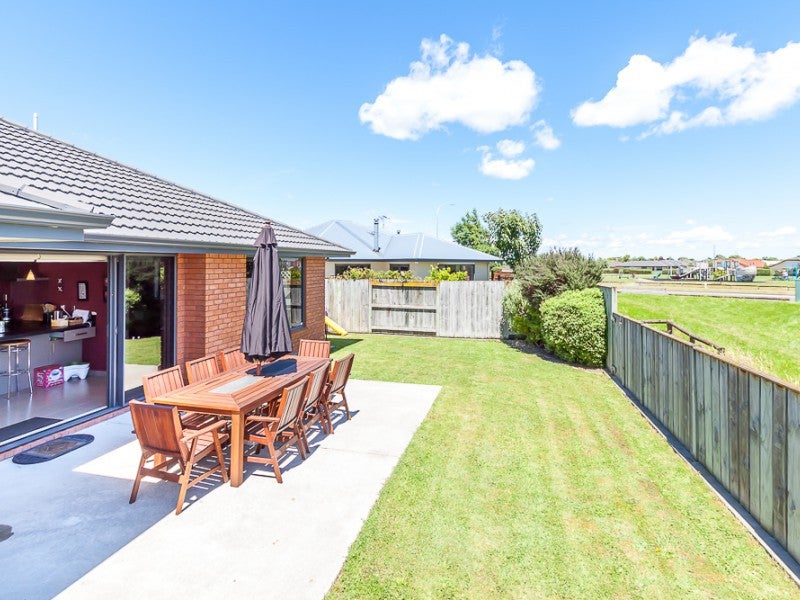 11 Sorrento Place, Kelvin Grove, Palmerston North - Carousel 22