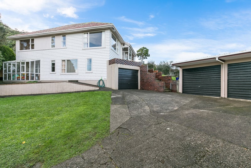 22 Baroda Street, Khandallah, Wellington - Carousel 1