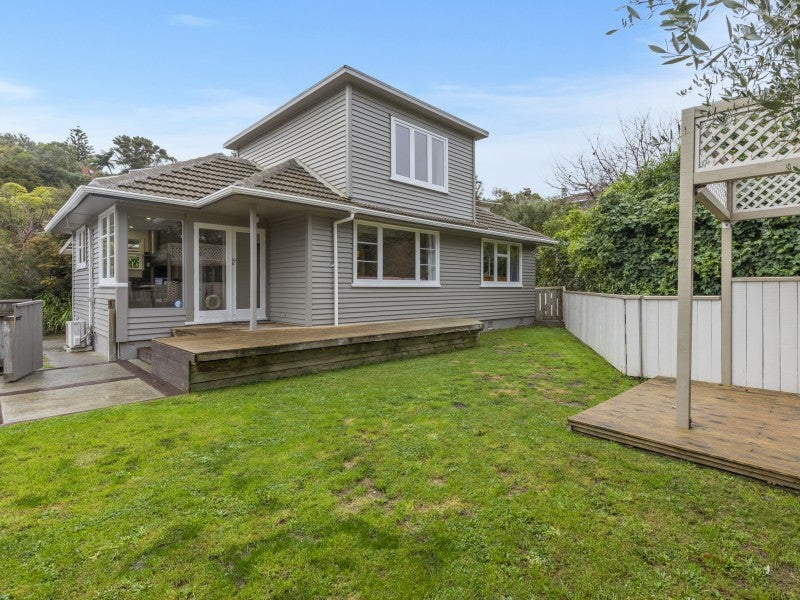 40 Holborn Drive, Stokes Valley, Lower Hutt - Carousel 1