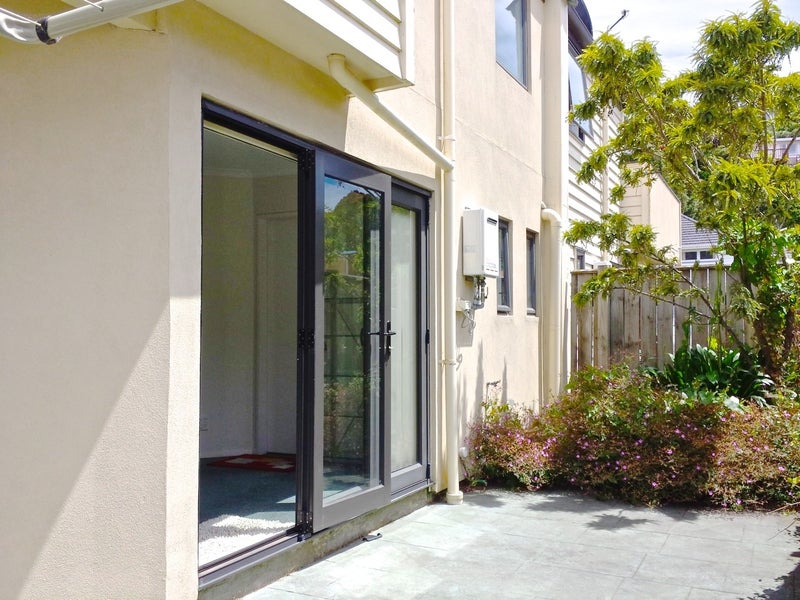 164 Newlands Road, Newlands, Wellington - Carousel 6