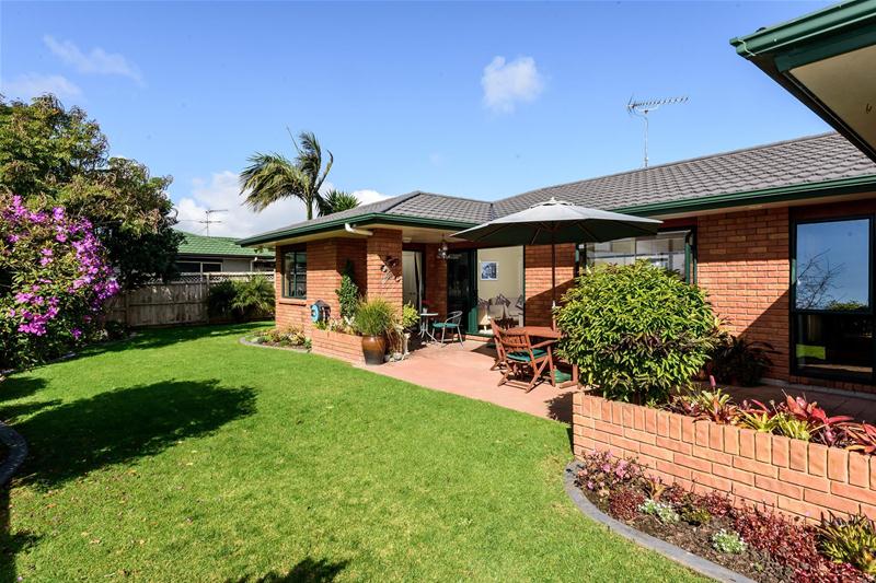 33 Millington Place, Huntington Park, Auckland - Carousel 2