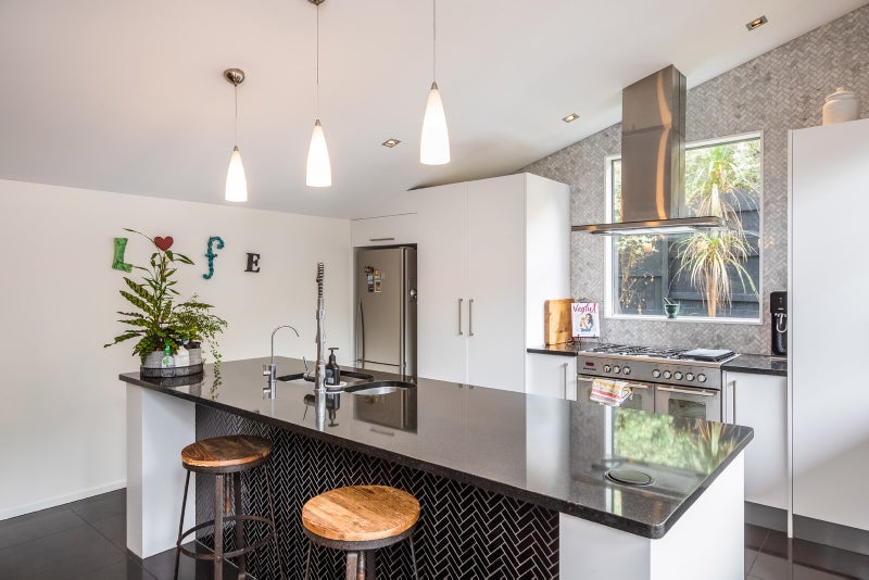 15 Oakford Park Crescent, Greenhithe, Auckland - Carousel 1