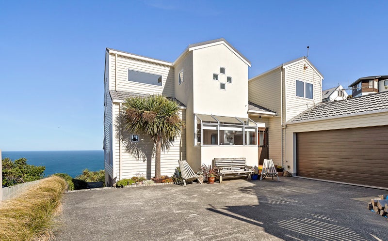 18 Signallers Grove, Strathmore Park, Wellington - Carousel 1