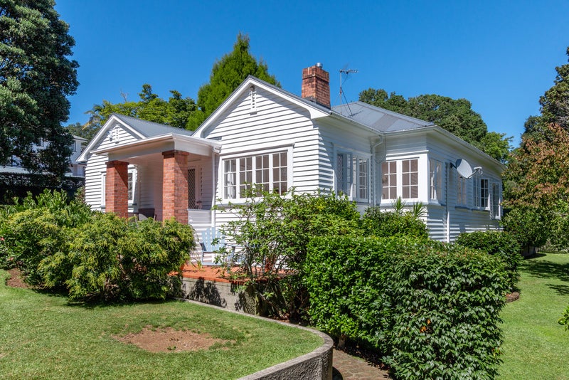 13 Stilwell Road, Mount Albert, Auckland - Carousel 1