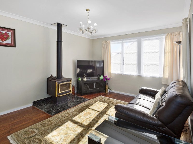 32 Wilkie Crescent, Naenae, Lower Hutt - Carousel 2