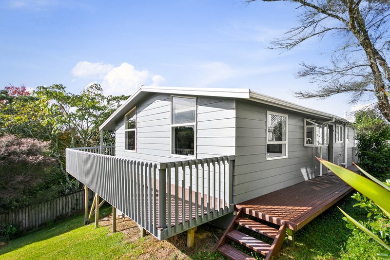 2/6 Valecrest Place, Bayview, Auckland - Carousel 1