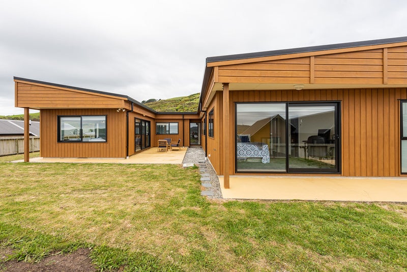 16 Red Beech Avenue, Woodridge, Wellington - Carousel 2