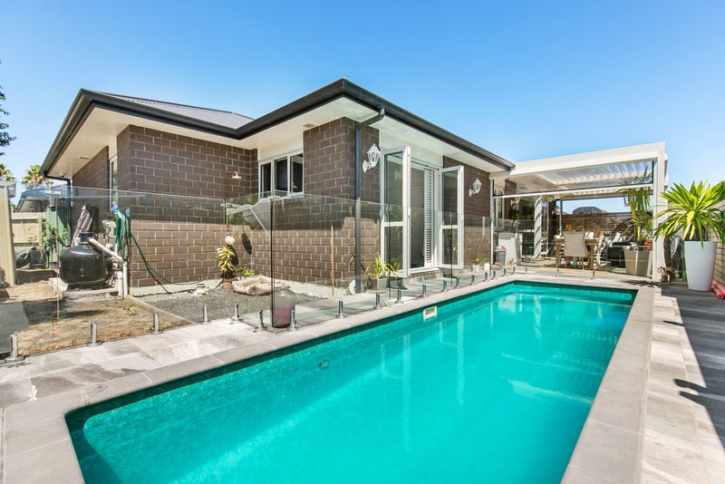 24 Marie Costello Way, Beach Haven, Auckland - Carousel 1